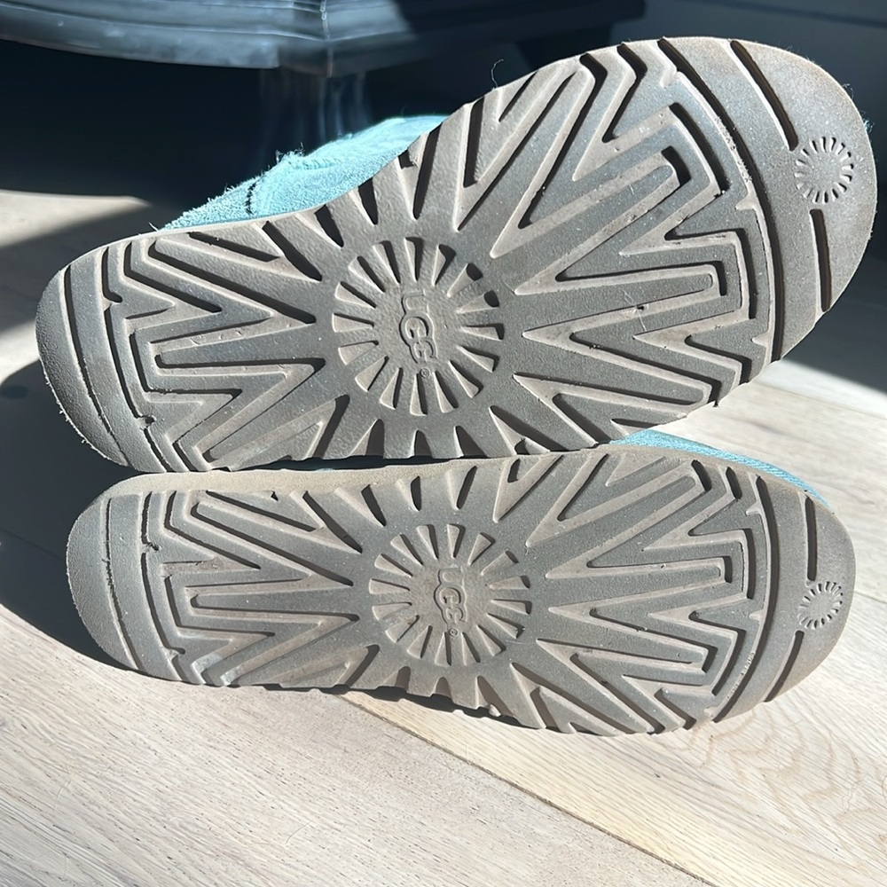 Ugg Classic II Short Boots in Sea Green - Picture 9 of 9
